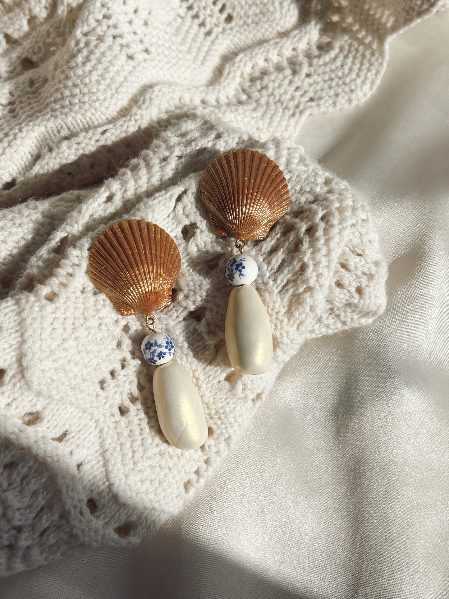 Chinoiserie Bead Scallop Earring