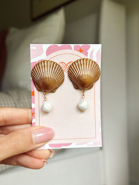 Bronzed Scallop Pearl Earring