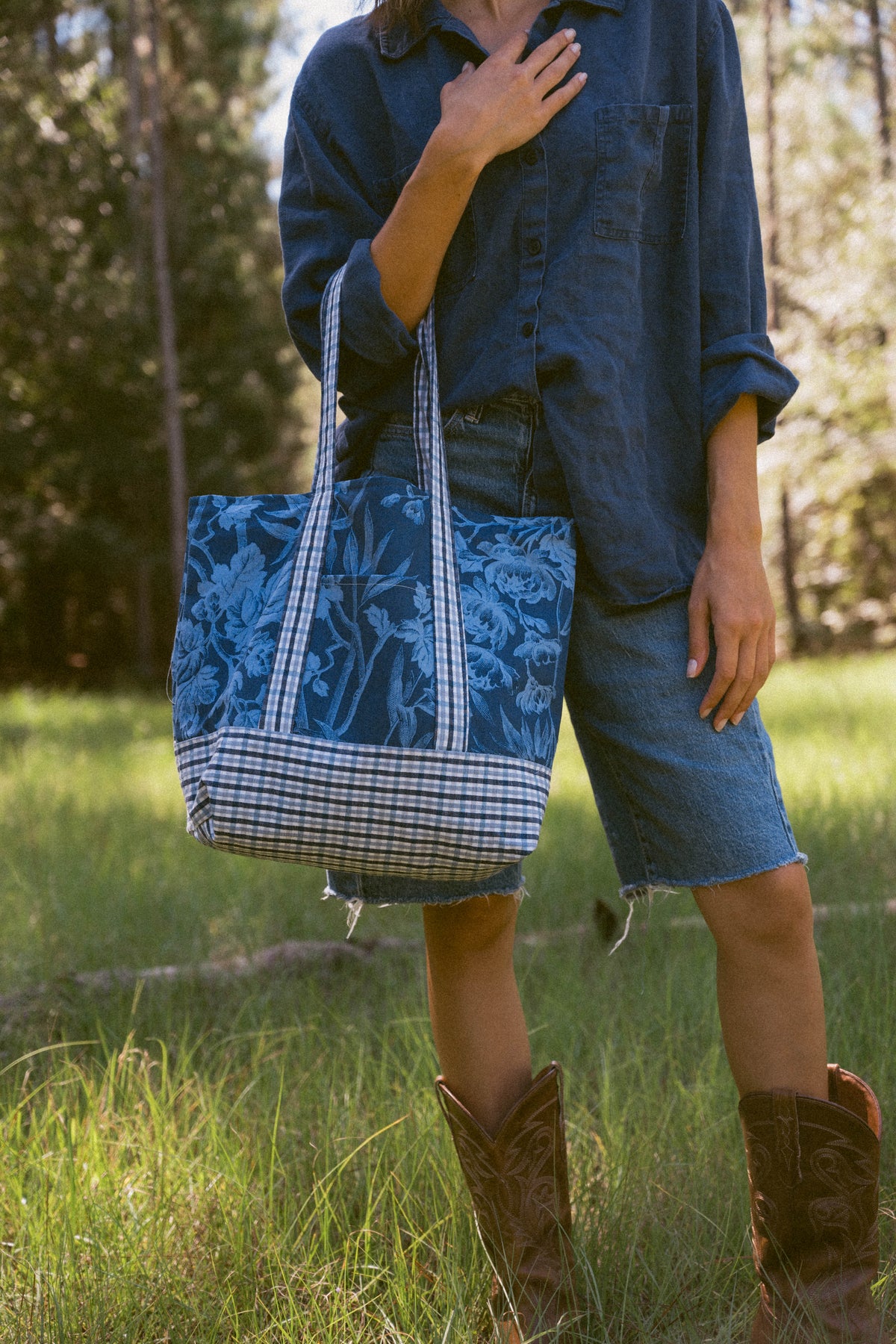 The Relaxed Tote in Cornflower