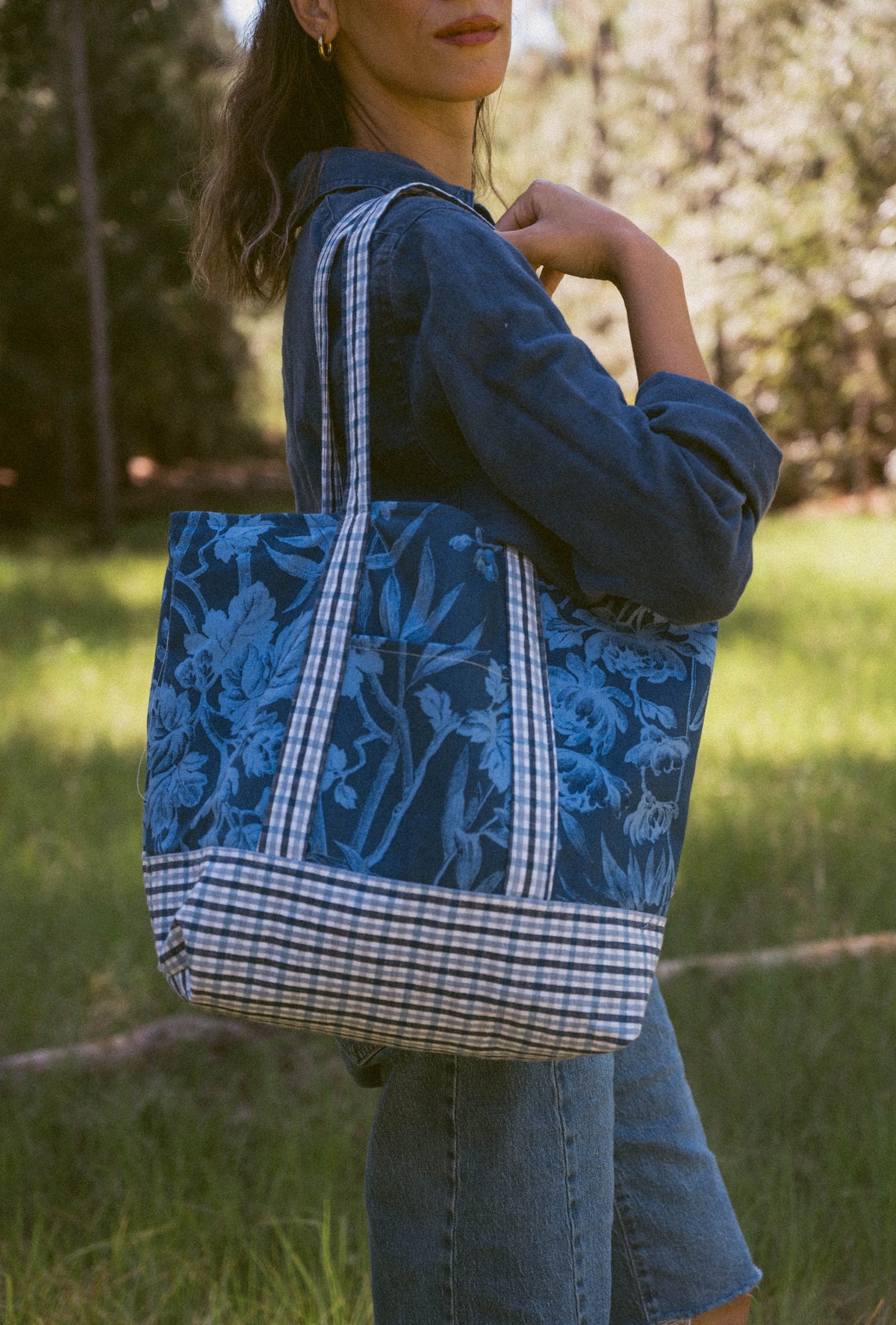 The Relaxed Tote in Cornflower
