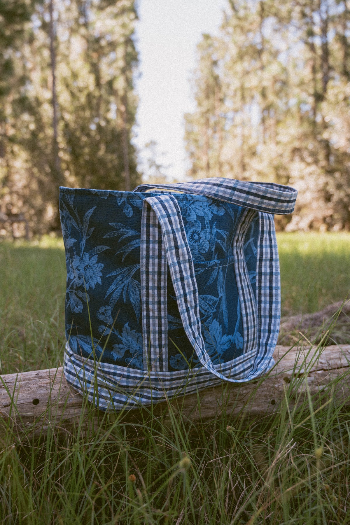 The Relaxed Tote in Cornflower