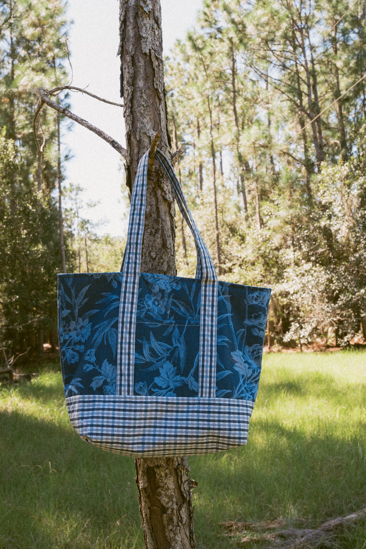 The Relaxed Tote in Cornflower